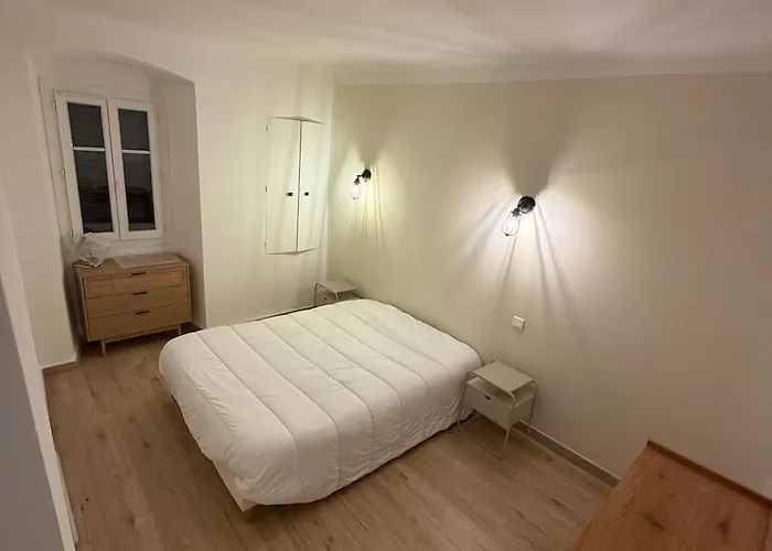 T3 Clair Et Design Au Coeur Du Vieux Appartement