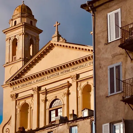 Appartamento T3 Clair Et Design Au Coeur Du Vieux Bastia (Corsica)