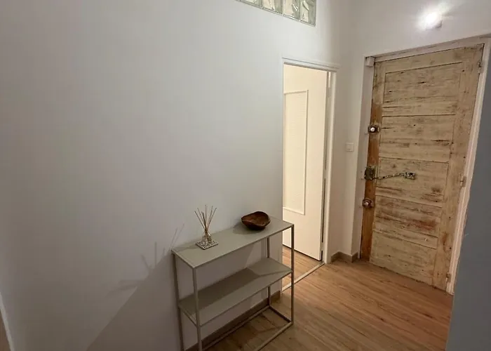 아파트 T3 Clair Et Design Au Coeur Du Vieux *